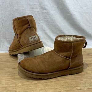 UGG Classic Mini II Fashion Boots Chestnut Brown Women’s Size 8